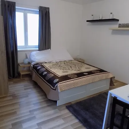 Karlsbad Apartments *