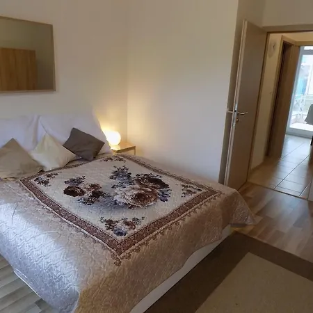Karlsbad Apartments *